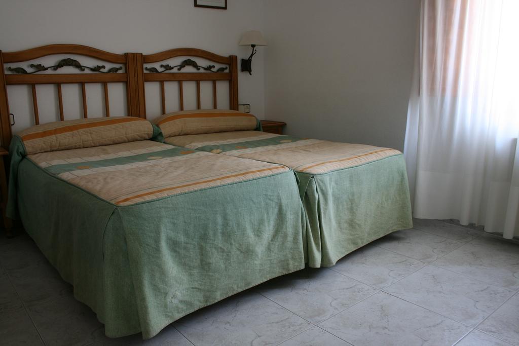 Hostal Visontium Винуеса Екстериор снимка