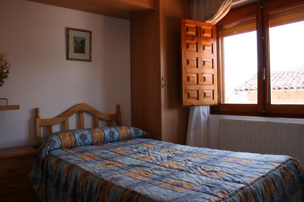 Hostal Visontium Винуеса Екстериор снимка
